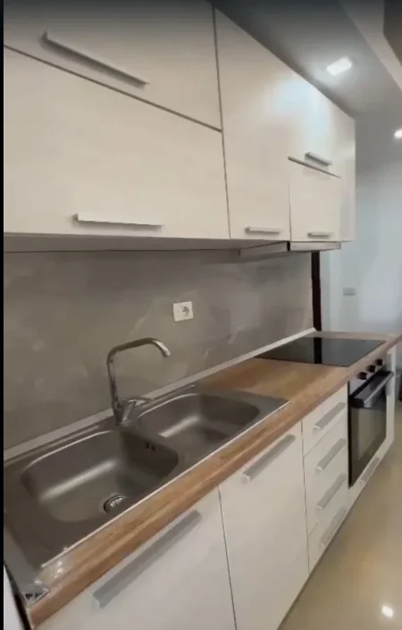 Tirane, jepet me qera apartament 2+1+Aneks+Ballkon Kati 6, 75 m² 500 € (Kodra Diellit, Rruga Rrapo Hekali)