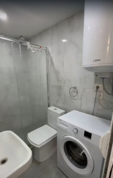 Tirane, jepet me qera apartament 2+1+Aneks+Ballkon Kati 6, 75 m² 500 € (Kodra Diellit, Rruga Rrapo Hekali)