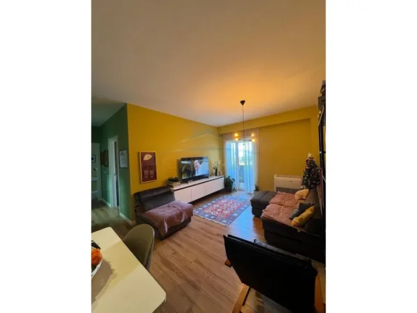 Tirane, jap me qera apartament 2+1+Ballkon Kati 5, 100 m² 800 € (Quartum Residence)