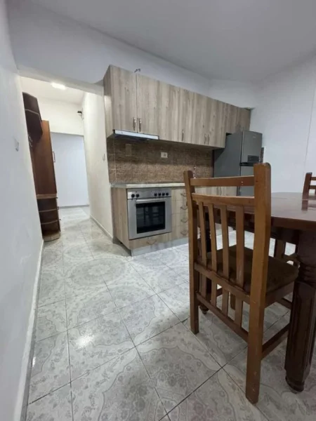 Jepet me Qira Apartament 1+1 ne Selite me Siperfaqe 50 m²,  450 €URO