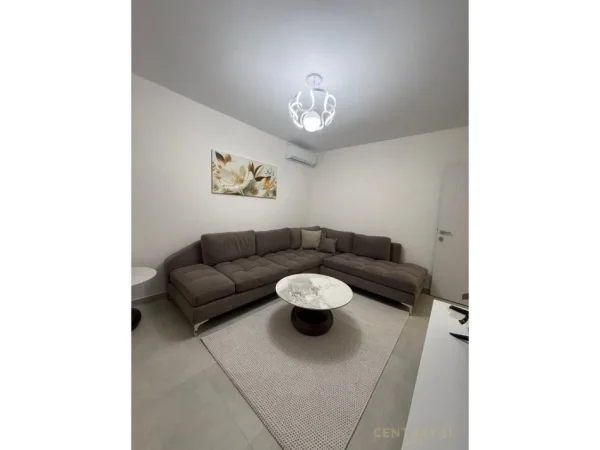 Tirane, jepet me qera apartament 2+1 Kati 2, 52 m² 700 € (Selvia)