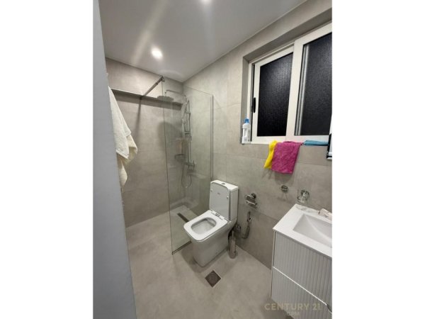 Tirane, jepet me qera apartament 2+1 Kati 2, 52 m² 700 € (Selvia)
