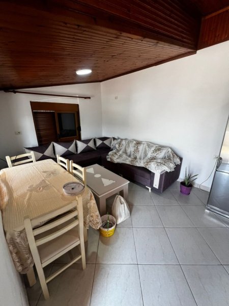 Tirane, jepet me qera apartament 2+1+Aneks+Ballkon Kati 3, 93 m² 400 € (Laprake , Ne krah te spitalit te Traumes)