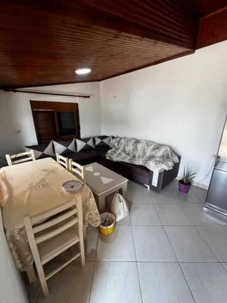 Tirane, jepet me qera apartament 2+1+Aneks+Ballkon Kati 3, 93 m² 400 € (Laprake , Ne krah te spitalit te Traumes)