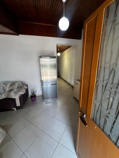 Tirane, jepet me qera apartament 2+1+Aneks+Ballkon Kati 3, 93 m² 400 € (Laprake , Ne krah te spitalit te Traumes)