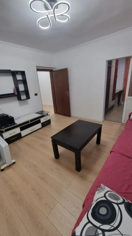 Jepet me Qira Apartament 2+1 I Mobiluar tek Kryqëzimi i Selitës,  500 €URO