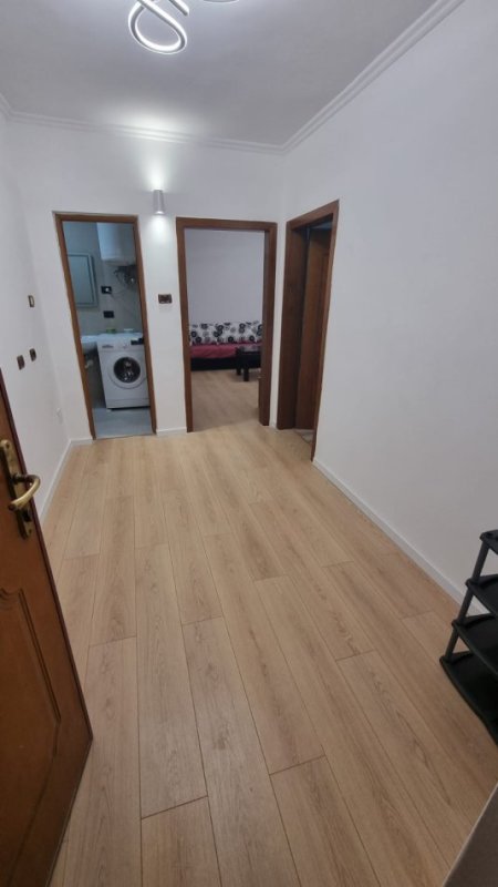 Jepet me Qira Apartament 2+1 I Mobiluar tek Kryqëzimi i Selitës,  500 €URO
