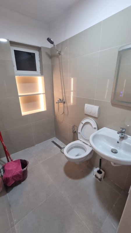 Jepet me Qira Apartament 2+1 I Mobiluar tek Kryqëzimi i Selitës,  500 €URO