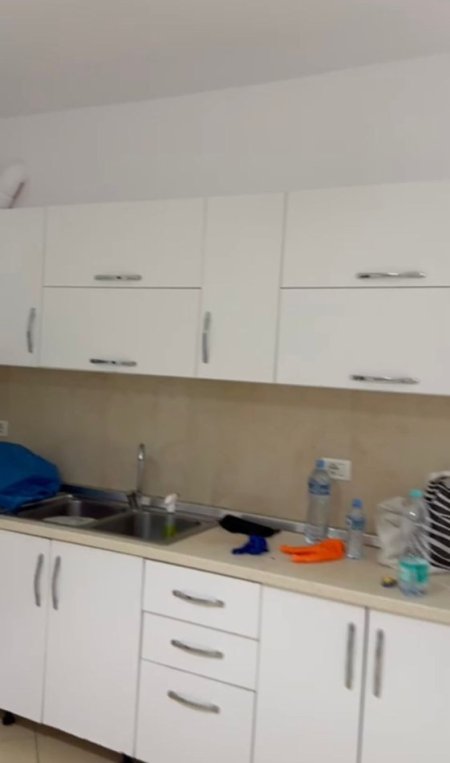 Tirane, jepet me qera apartament 1+1+Aneks+Ballkon Kati 4, 73 m² 450 € (Kompleksi IBN, Ish Fusha E Aviacionit)