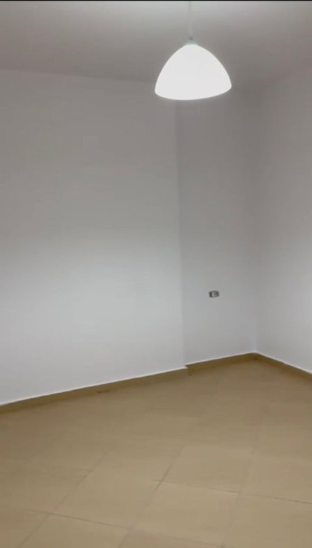 Tirane, jepet me qera apartament 1+1+Aneks+Ballkon Kati 4, 73 m² 450 € (Kompleksi IBN, Ish Fusha E Aviacionit)