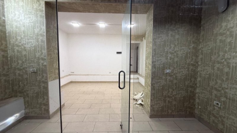 Tirane, jepet me qera ambjent biznesi Kati 0, 30 m² 400 € (RRUGA SIRI KODRA)