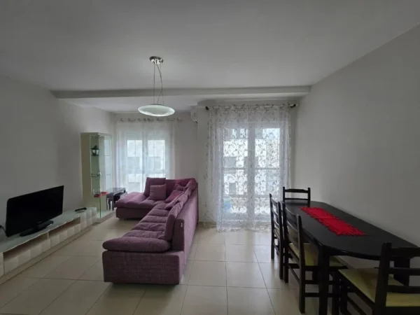 Tirane, jepet me qera apartament 2+1+Ballkon Kati 5, 90 m² 650 € (RRUGA FROSINA PLAKU,KOMPLEKSI MAGNET)