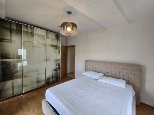 Tirane, jepet me qera apartament 2+1+Ballkon Kati 5, 90 m² 600 € (RRUGA FROSINA PLAKU,KOMPLEKSI MAGNET)