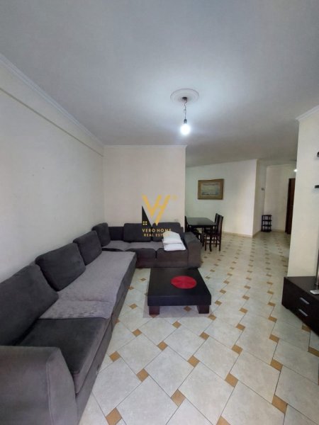 Tirane, jepet me qera apartament 1+1+Ballkon Kati 3, 85 m² 400 € (ASTIR)