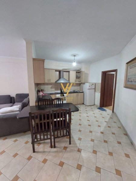 Tirane, jepet me qera apartament 1+1+Ballkon Kati 3, 85 m² 400 € (ASTIR)