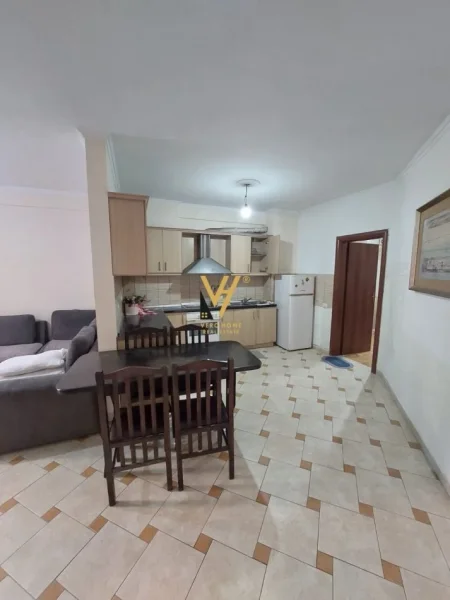 Tirane, jepet me qera apartament 1+1+Ballkon Kati 3, 85 m² 400 € (ASTIR)
