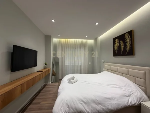 Tirane, jepet me qera apartament 1+1 Kati 5, 75 m² 550 € (Rruga Mikel Maruli)