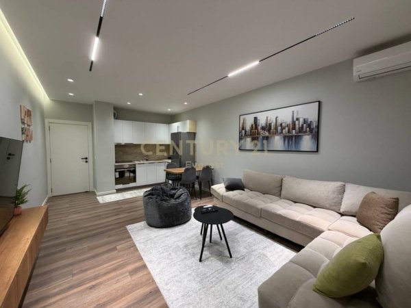 Tirane, jepet me qera apartament 1+1 Kati 5, 75 m² 550 € (Rruga Mikel Maruli)