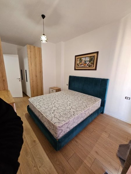Tirane, jepet me qera apartament 1+1 Kati 9, 72 m² 500 € (YZBERISHT)