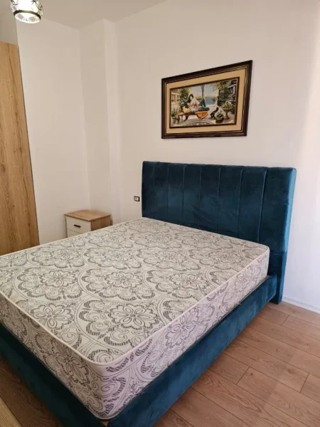 Tirane, jepet me qera apartament 1+1 Kati 9, 72 m² 500 € (YZBERISHT)