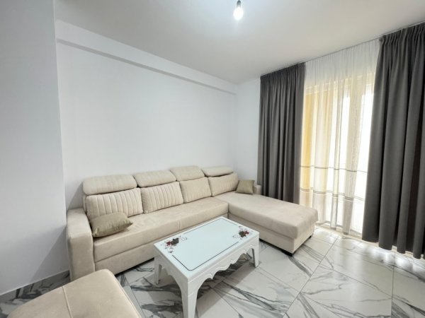 Tirane, jepet me qera apartament 2+1 Kati 2, 