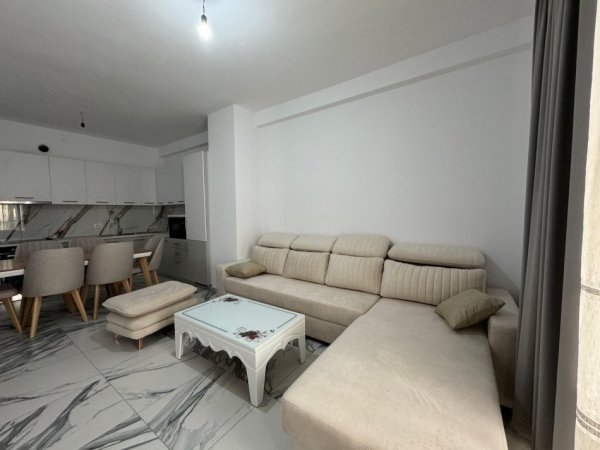 Tirane, jepet me qera apartament 2+1 Kati 2, 