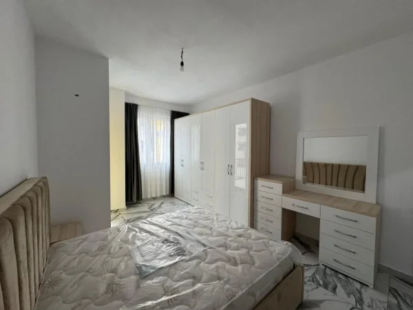 Tirane, jepet me qera apartament 2+1 Kati 2, 