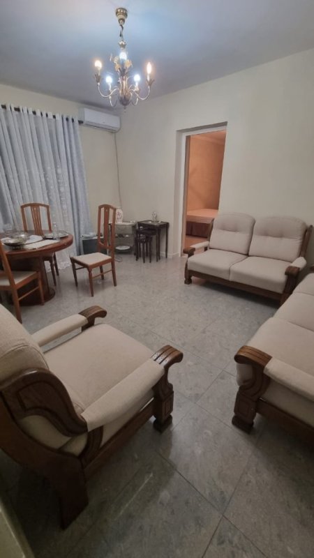 Jepet me Qira Apartament 2+1 I Mobiluar Ish-Parku i Autobusave ne Rrugen e Kavajes,  450 €URO