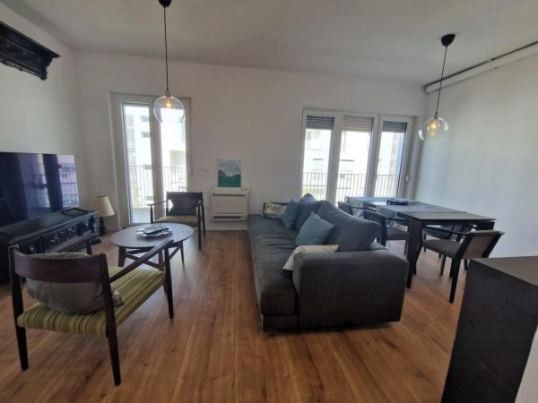 Tirane, jepet me qera apartament 2+1 Kati 1, 117 m² 1.200 € (liqeni thate)