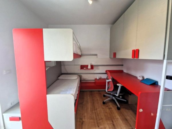 Tirane, jepet me qera apartament 2+1 Kati 1, 117 m² 1.200 € (liqeni thate)