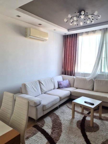 Jepet Apartament 2+1 me Qera ne Ali Dem afer Fushave te Sportit.