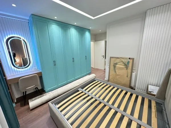 Tirane, jepet me qera apartament 2+1 Kati 4, 1.700 €