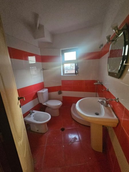 Tirane, shitet apartament 1+1 Kati 4, 53 m² 125.000 € (Pranë Shkollës së Baletit)