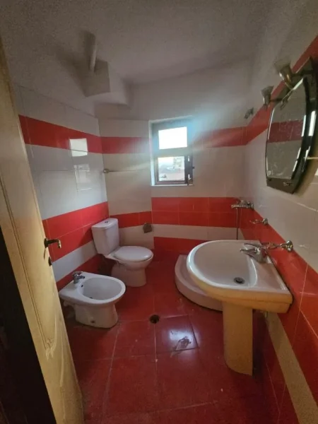 Tirane, shitet apartament 1+1 Kati 4, 53 m² 125.000 € (Pranë Shkollës së Baletit)