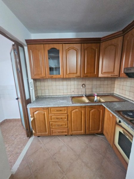 Tirane, shitet apartament 1+1 Kati 4, 53 m² 125.000 € (Pranë Shkollës së Baletit)