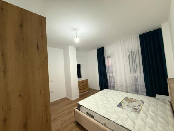 Tirane, jepet me qera apartament 2+1+Ballkon Kati 7, 106 m² 450 € (Rruga Berisha, Kamez)