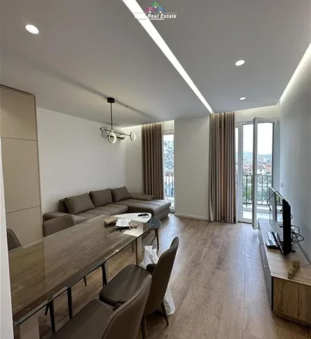Tirane, jepet me qera apartament 1+1 Kati 4, 64 m² 550 € (Rruga e Dafinave)