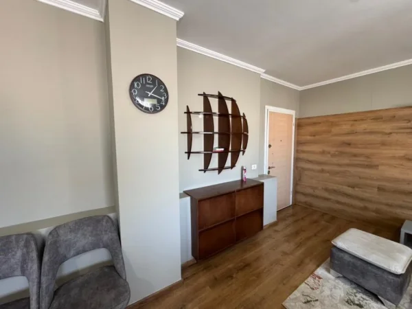 Tirane, jepet me qera apartament 2+1+Ballkon Kati 8, 105 m² 650 € (Vizion Plus)