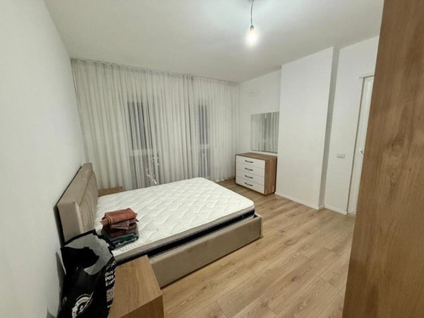 Tirane, jepet me qera apartament 2+1+Ballkon Kati 5, 106 m² 450 € (Rruga Berisha, Kamez)