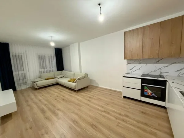 Tirane, jepet me qera apartament 2+1+Ballkon Kati 5, 106 m² 450 € (Rruga Berisha, Kamez)