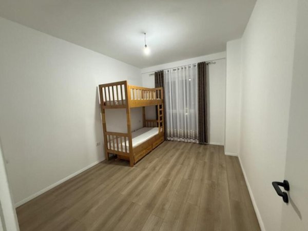 Tirane, jepet me qera apartament 2+1+Ballkon Kati 5, 109 m² 450 € (Rruga Berisha, Kamez)