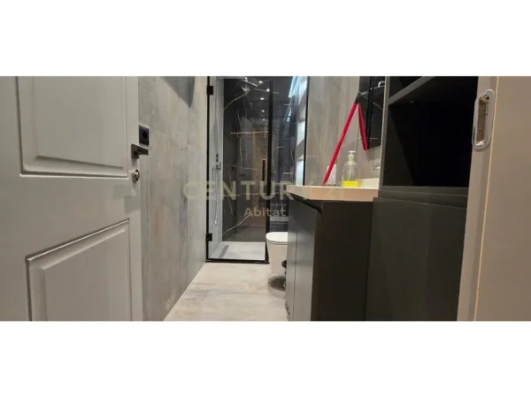 Tirane, shitet apartament 1+1+Ballkon Kati 1, 72 m² 170.000 € 