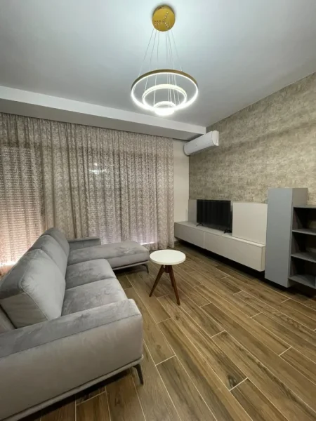 Tirane, jepet me qera apartament 1+1+Ballkon Kati 2, 84 m² 850 € (Kompleksi Delijorgji)