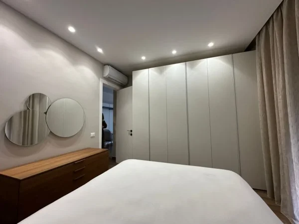 Tirane, jepet me qera apartament 1+1+Ballkon Kati 2, 84 m² 850 € (Kompleksi Delijorgji)