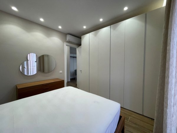 Tirane, jepet me qera apartament 1+1+Ballkon Kati 2, 84 m² 850 € (Kompleksi Delijorgji)