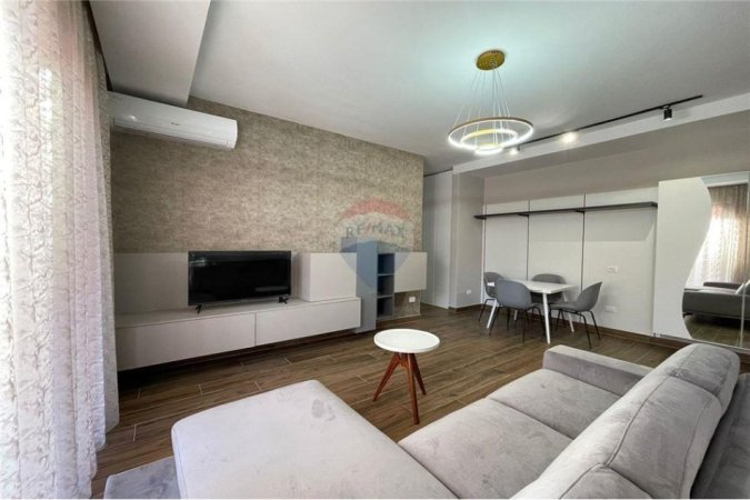Tirane, jepet me qera apartament 1+1+Ballkon Kati 3, 80 m² 850 € (Kompleksi Delijorgji)
