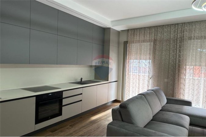 Tirane, jepet me qera apartament 1+1+Ballkon Kati 3, 80 m² 850 € (Kompleksi Delijorgji)
