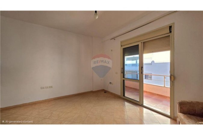 Vlore, shitet apartament 1+1+Ballkon Kati 7, 68 m² 68.000 € (Blv. Ismail Qemali, prane ambulances, Vlore)