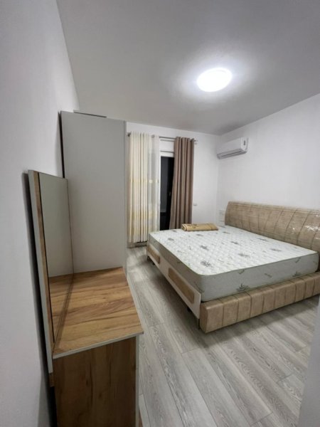 Tirane, jepet me qera apartament 2+1 Kati 1, 150 m² 450 € (Kamez)