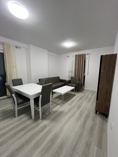 Tirane, jepet me qera apartament 2+1 Kati 1, 150 m² 450 € (Kamez)